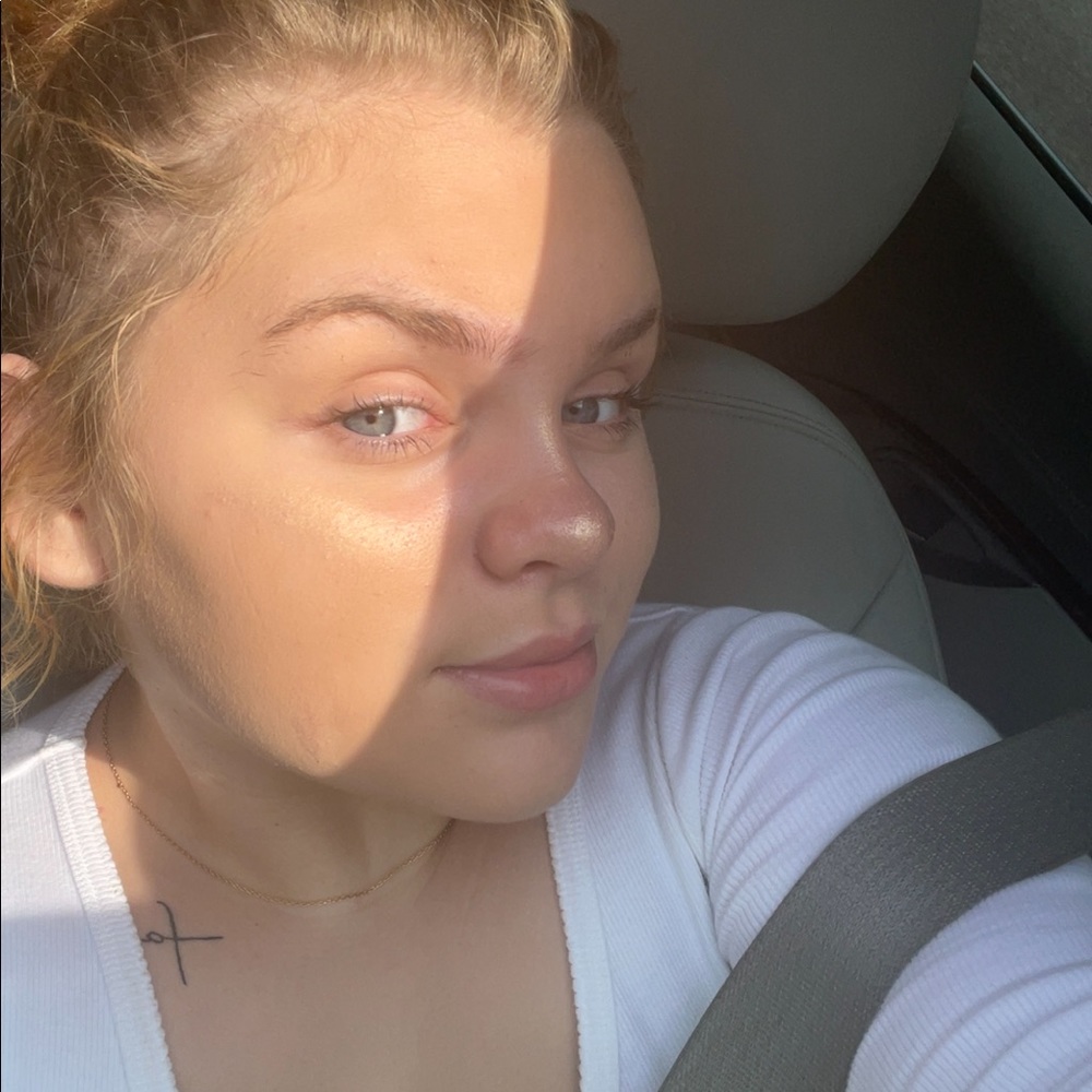 Meet your Posher, Olivia